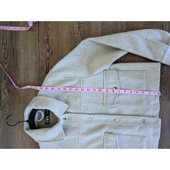 ZARA STUDIO FAUX WOOL METAL BUTTON CROPPED JACKET Biege Size Medium - Picture 5 of 10